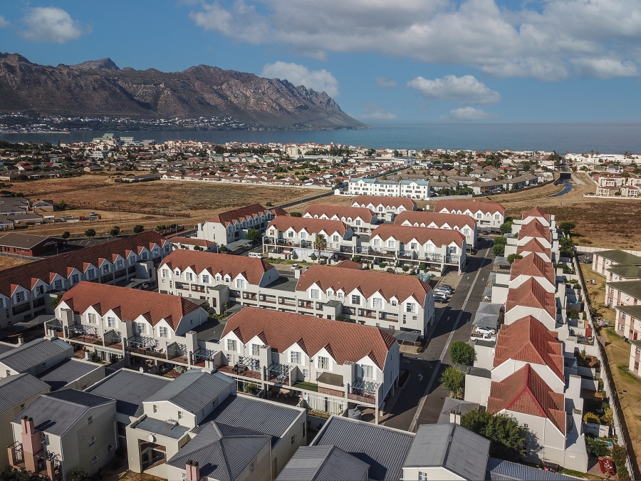 2 Bedroom Property for Sale in Gordons Bay Central Western Cape